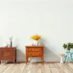 Comparison chart of popular furniture paint types, including milk paint, chalk paint, latex paint, oil-based paint, and acrylic paint, highlighting their descriptions and characteristics.