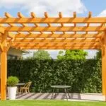 Different types of pergola roofs, showcasing various styles and materials like wood and metal, ideal for sun protection and outdoor spaces.