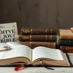 Infographic showing different Bible translations, their publication years, and key features, including KJV, NIV, ESV, and NLT.