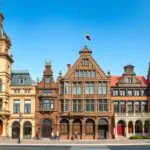 Guide to popular architectural styles including Colonial, Victorian, and Modern homes. Learn the defining features and examples of each building style and home design.