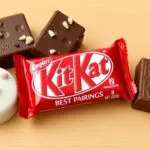 Best KitKat pairings with food and drinks. A guide to the perfect combinations for classic and unique KitKat flavors, including chocolate and Asian-inspired varieties.